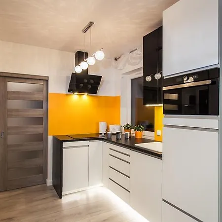 Holidays Chmielna Apartment