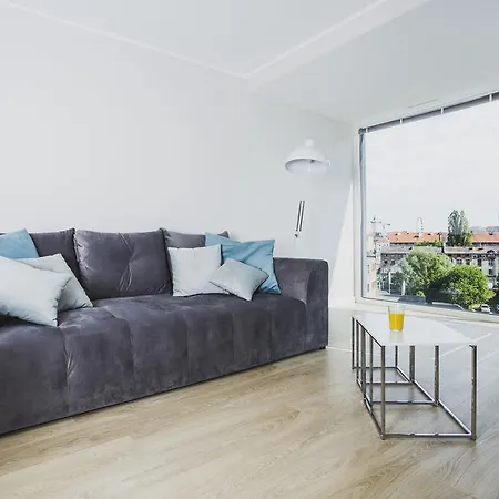 Holidays Chmielna Apartment